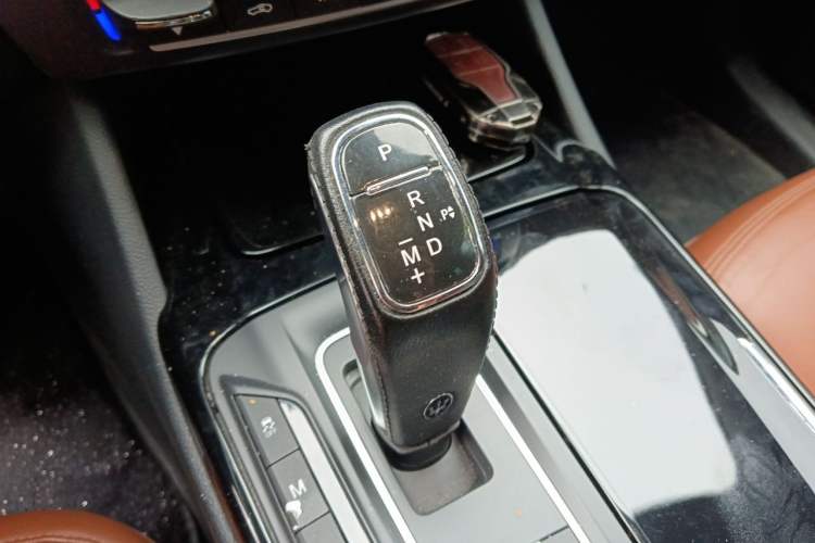 Used Maserati Levante 2016 3.0T Standard Edition Gear Lever