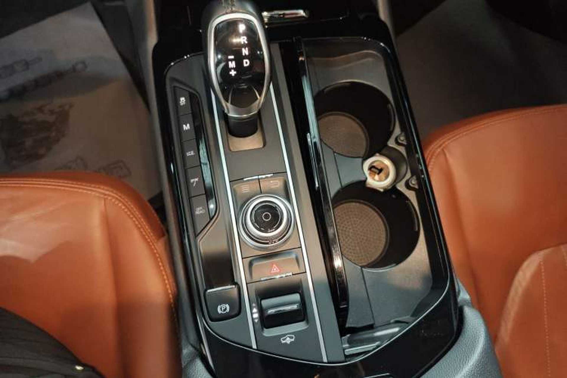 Used Maserati Levante 2016 3.0T Standard Edition Gear Lever