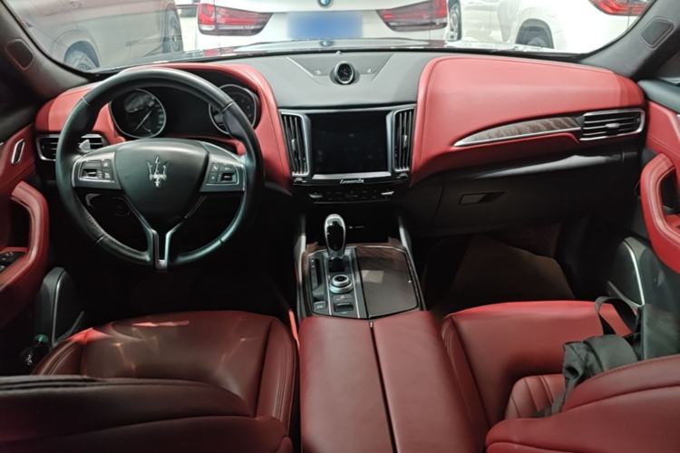 Used Maserati Levante 2016 3.0T Standard Edition Center Console