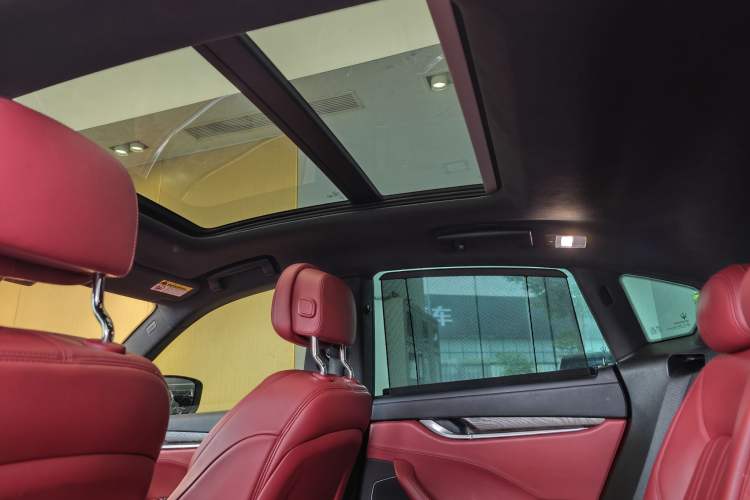 Used Maserati Levante 2016 3.0T Standard Edition Headliner