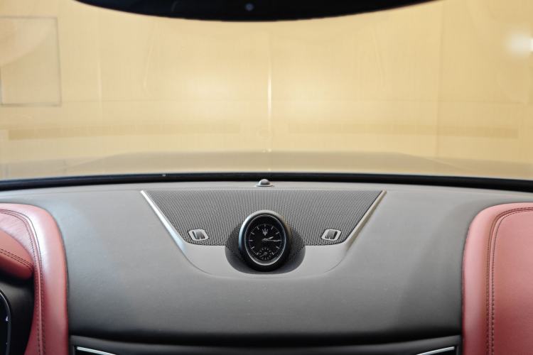 Used Maserati Levante 2016 3.0T Standard Edition Interior 10