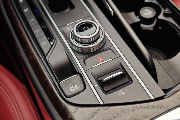Used Maserati Levante 2016 3.0T Standard Edition Interior 5