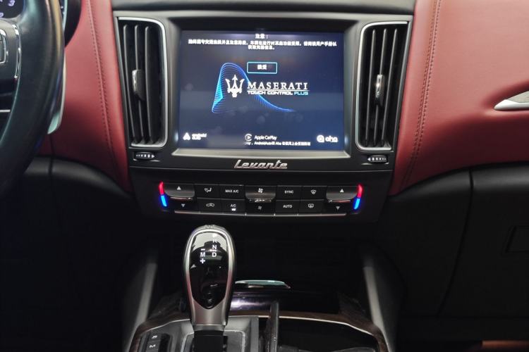 Used Maserati Levante 2016 3.0T Standard Edition Interior 6