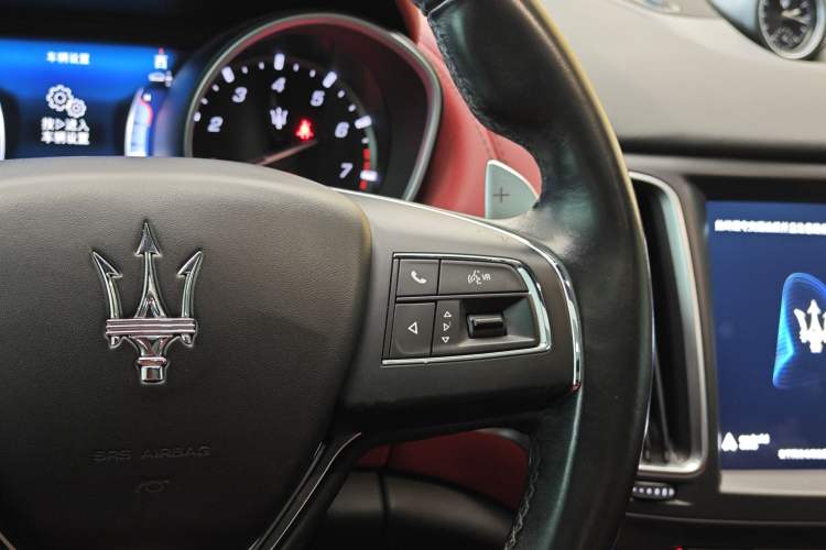 Used Maserati Levante 2016 3.0T Standard Edition Interior 9