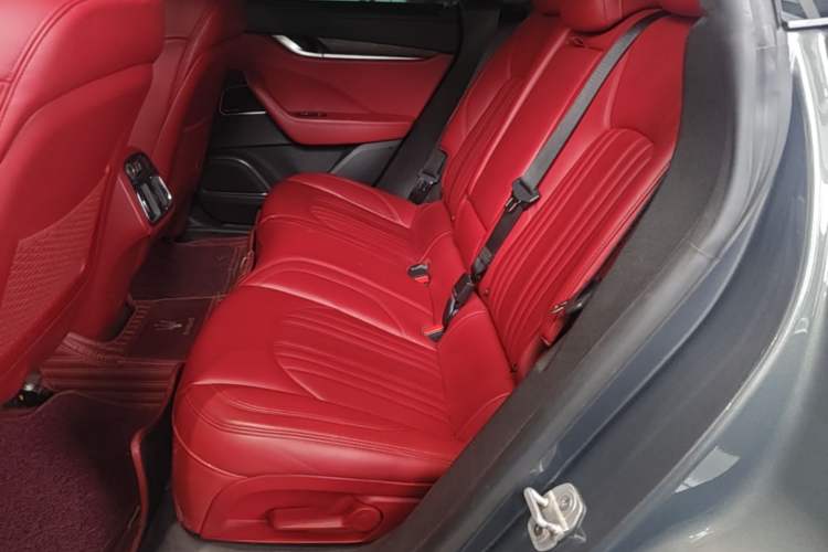 Used Maserati Levante 2016 3.0T Standard Edition Left Rear Seat