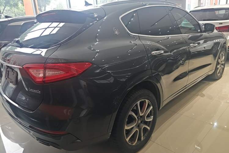 Used Maserati Levante 2016 3.0T Standard Edition Rear Right 45 Deg