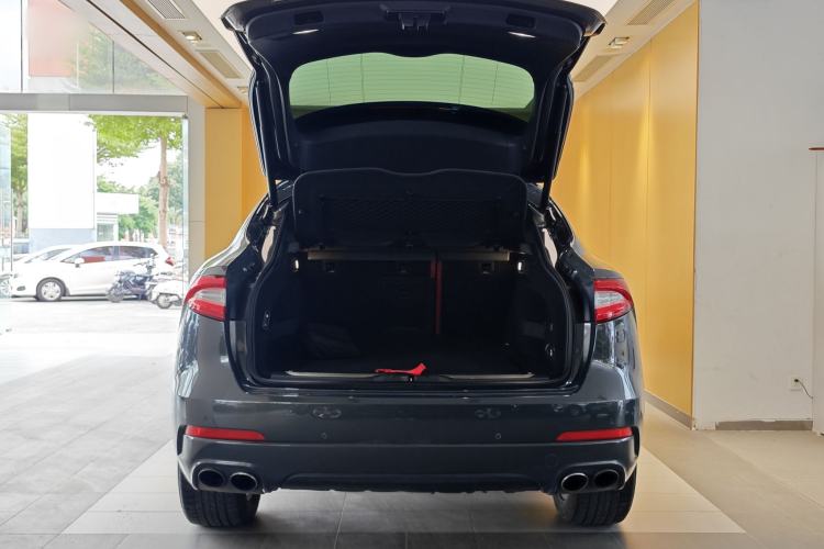 Used Maserati Levante 2016 3.0T Standard Edition Trunk
