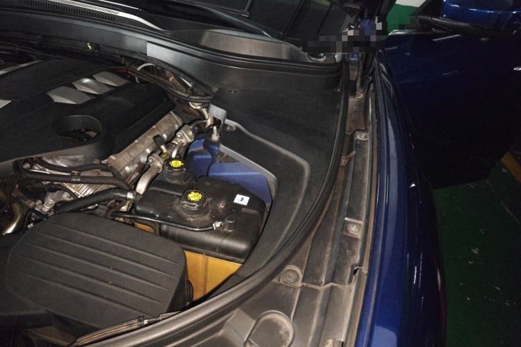 Used Maserati Levante 2016 3.0T Standard Edition Engine Bay Left