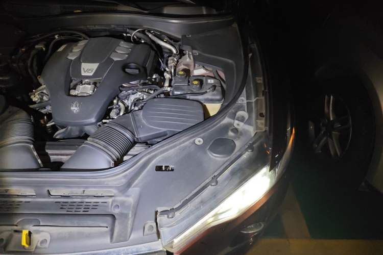 Used Maserati Levante 2016 3.0T Standard Edition Engine Bay Left