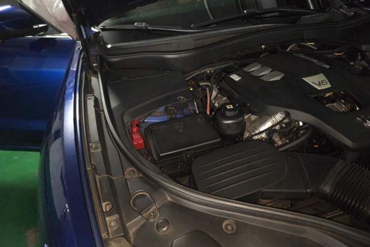 Used Maserati Levante 2016 3.0T Standard Edition Engine Bay Right
