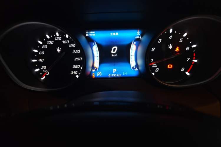 Used Maserati Levante 2016 3.0T Standard Edition Odometer Close Up