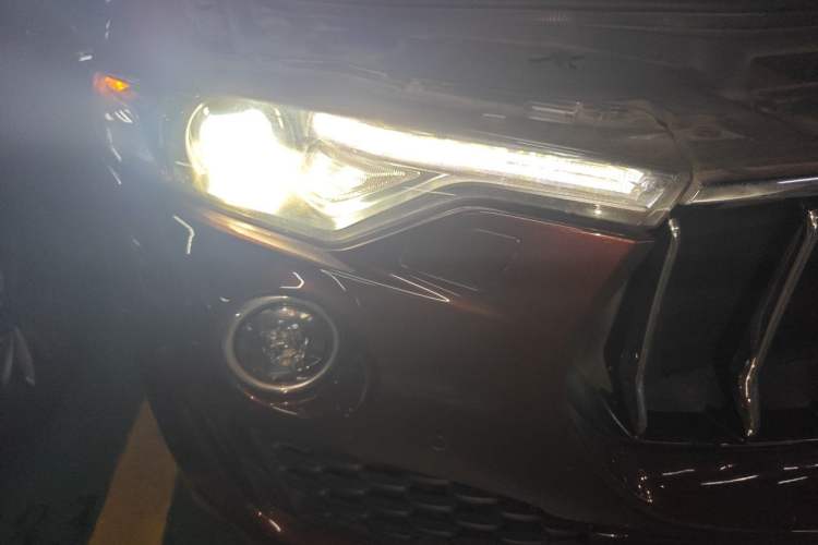 Used Maserati Levante 2016 3.0T Standard Edition Right Front Headlight