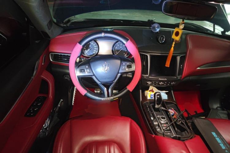 Used Maserati Levante 2016 3.0T Standard Edition Steering Wheel