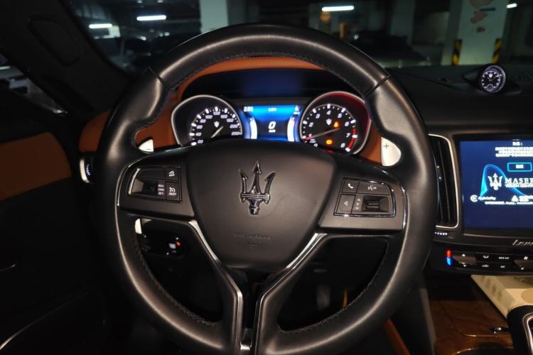 Used Maserati Levante 2016 3.0T Standard Edition Steering Wheel
