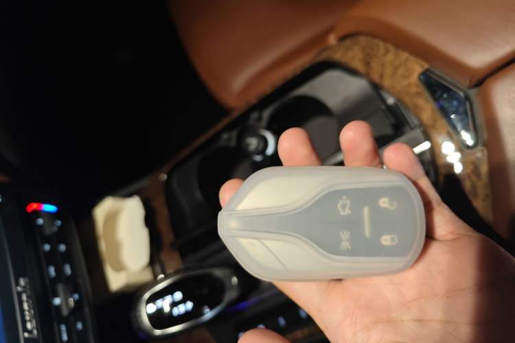 Used Maserati Levante 2016 3.0T Standard Edition Vehicle Key