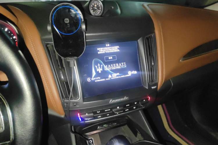 Used Maserati Levante 2016 3.0T Standard Edition Audio And AC Panel