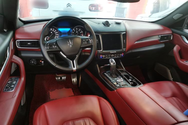 Used Maserati Levante 2016 3.0T Standard Edition Center Console