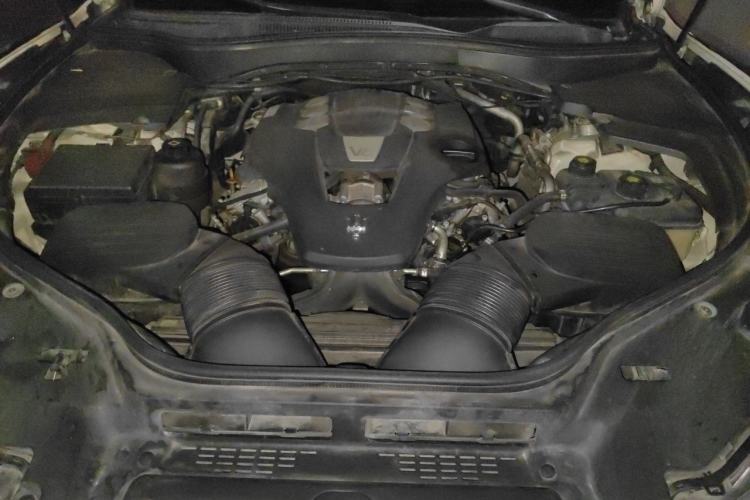 Used Maserati Levante 2016 3.0T Standard Edition Engine Bay