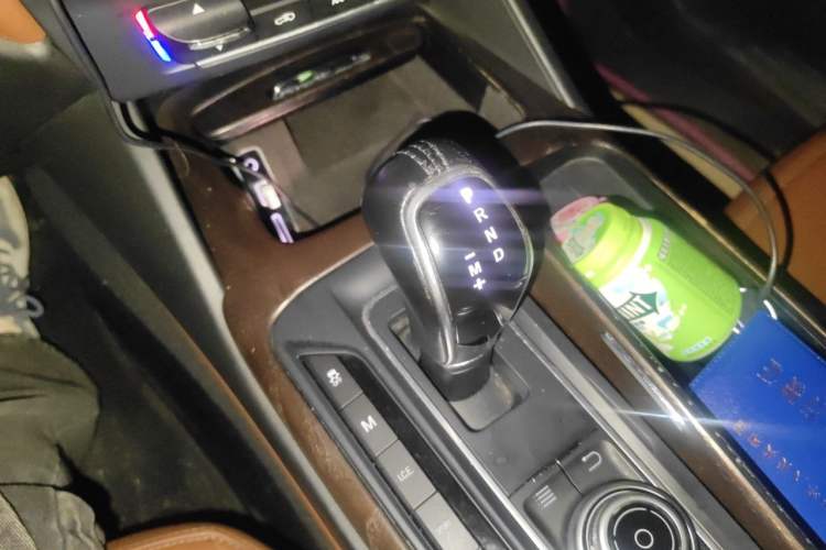 Used Maserati Levante 2016 3.0T Standard Edition Gear Lever