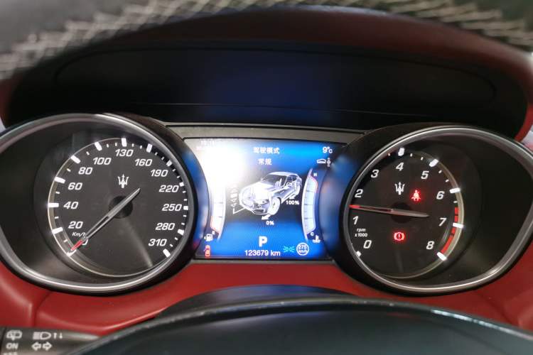 Used Maserati Levante 2016 3.0T Standard Edition Instrument Cluster