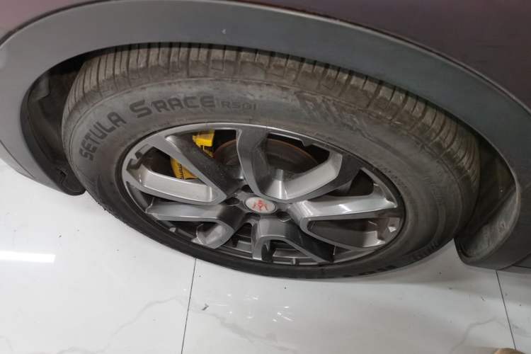 Used Maserati Levante 2016 3.0T Standard Edition Left Front Wheel Hub