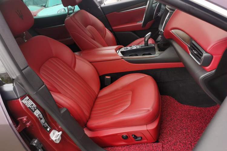 Used Maserati Levante 2016 3.0T Standard Edition Right Front Seat