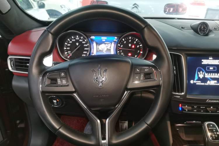 Used Maserati Levante 2016 3.0T Standard Edition Steering Wheel