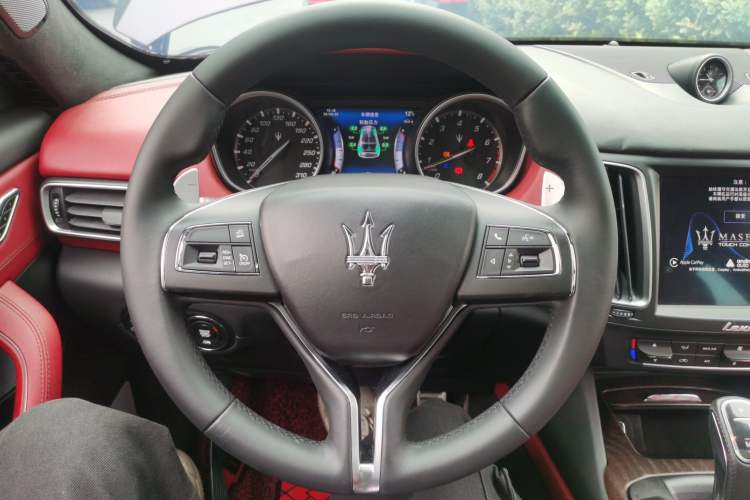 Used Maserati Levante 2016 3.0T Standard Edition Steering Wheel