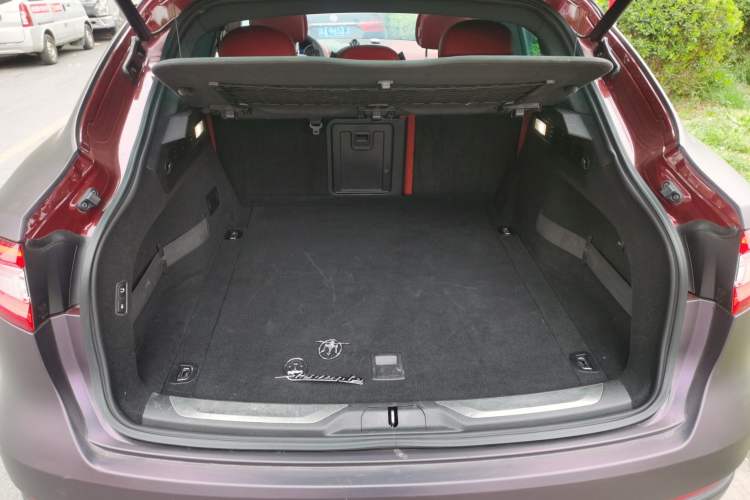 Used Maserati Levante 2016 3.0T Standard Edition Trunk