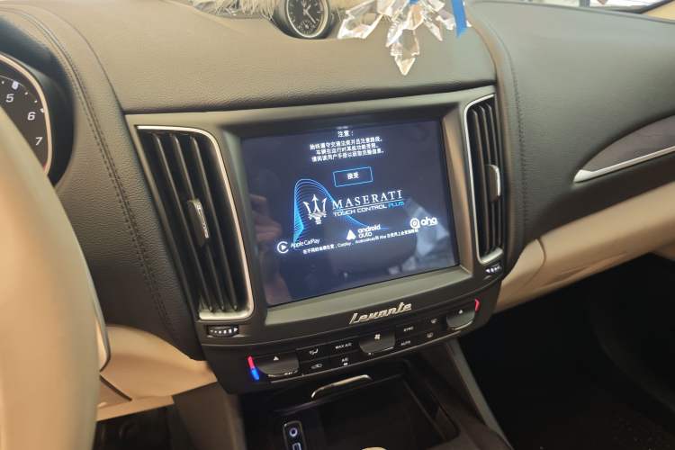 Used Maserati Levante 2016 3.0T S Standard Model Audio And AC Panel