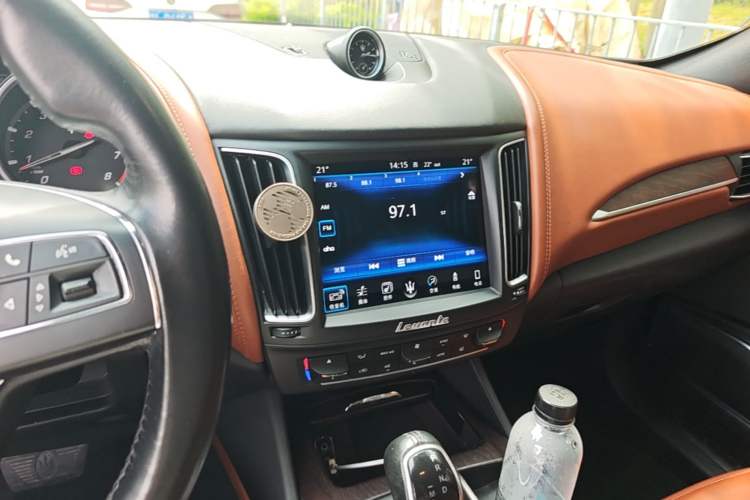 Used Maserati Levante 2016 3.0T Standard Edition Audio And AC Panel