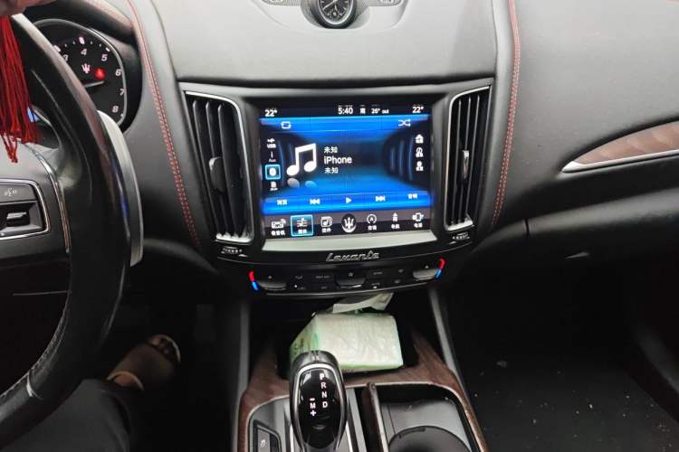 Used Maserati Levante 2016 3.0T Standard Edition Audio And AC Panel