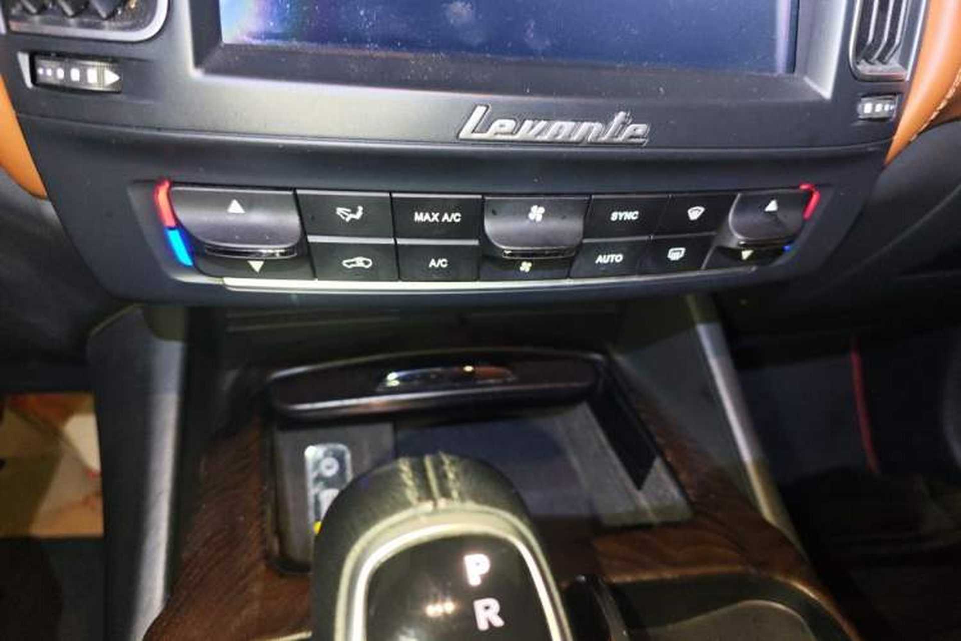 Used Maserati Levante 2016 3.0T Standard Edition Audio And AC Panel