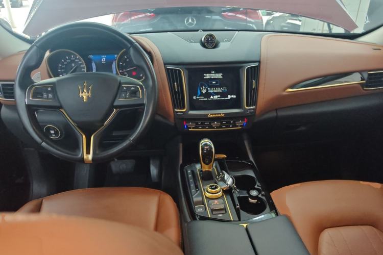 Used Maserati Levante 2016 3.0T Standard Edition Center Console