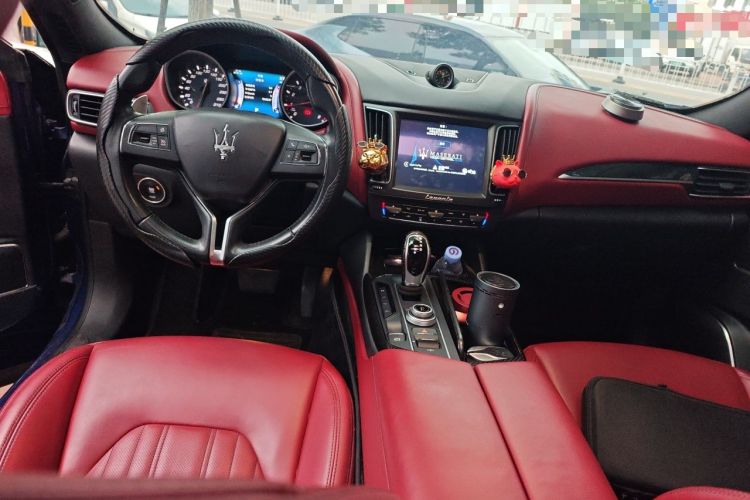 Used Maserati Levante 2016 3.0T S Standard Model Center Console