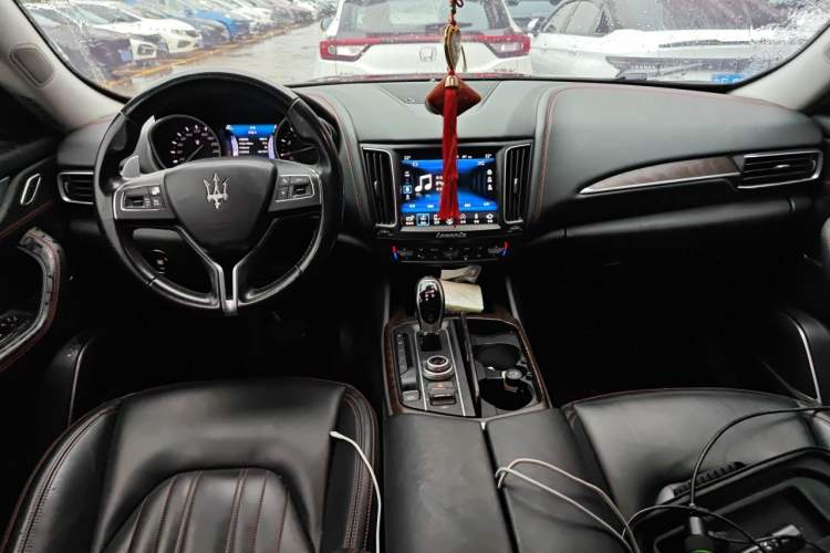 Used Maserati Levante 2016 3.0T Standard Edition Center Console