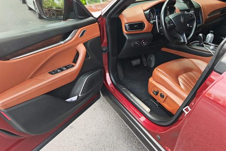 Used Maserati Levante 2016 3.0T Standard Edition Driver Seat