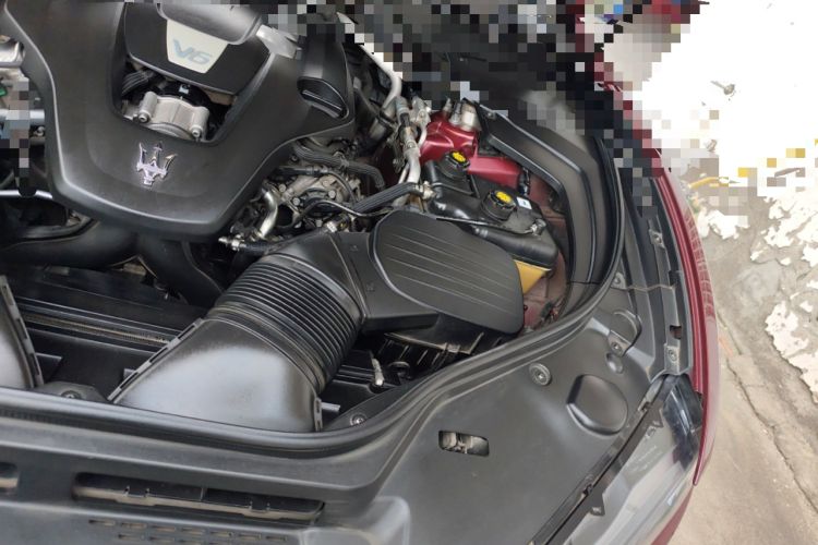 Used Maserati Levante 2016 3.0T Standard Edition Engine Bay Left