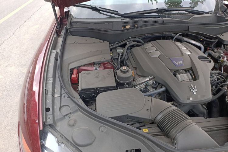 Used Maserati Levante 2016 3.0T S Standard Model Engine Bay Right
