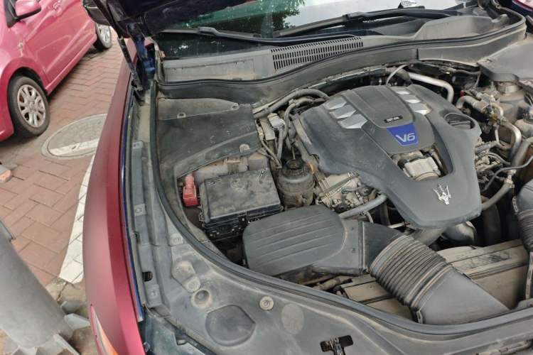 Used Maserati Levante 2016 3.0T S Standard Model Engine Bay Right