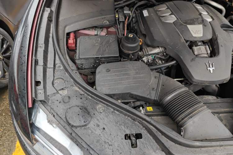 Used Maserati Levante 2016 3.0T Standard Edition Engine Bay Right
