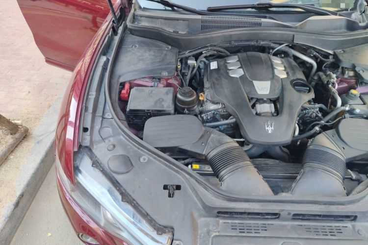 Used Maserati Levante 2016 3.0T Standard Edition Engine Bay Right