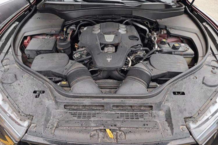 Used Maserati Levante 2016 3.0T Standard Edition Engine Bay