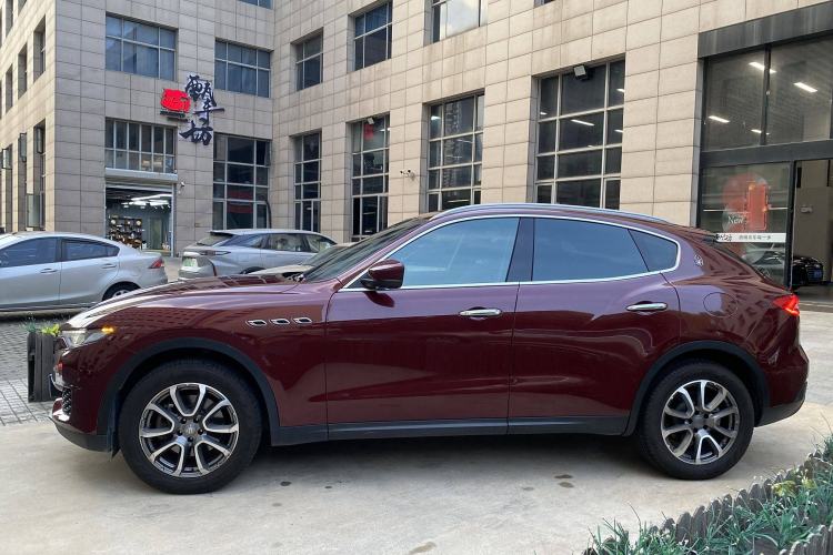 Used Maserati Levante 2016 3.0T Standard Edition Exterior 2