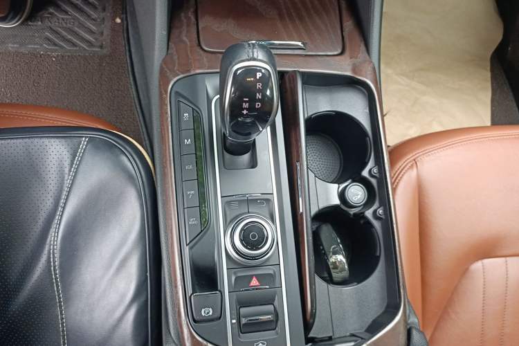 Used Maserati Levante 2016 3.0T S Standard Model Gear Lever
