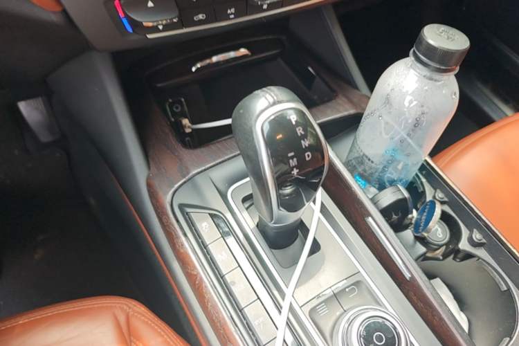 Used Maserati Levante 2016 3.0T Standard Edition Gear Lever