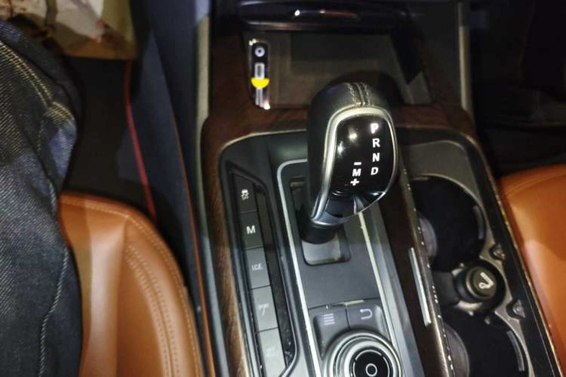 Used Maserati Levante 2016 3.0T Standard Edition Gear Lever