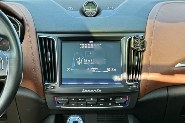 Used Maserati Levante 2016 3.0T S Standard Model Interior 10