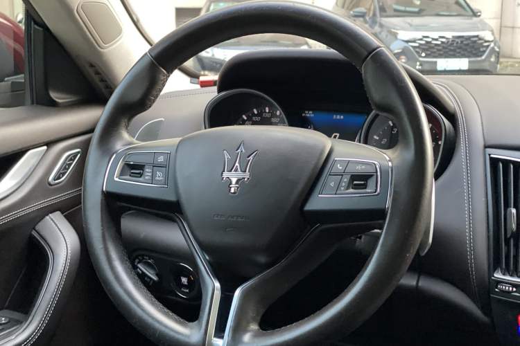 Used Maserati Levante 2016 3.0T Standard Edition Interior 2