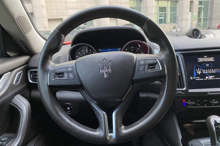 Used Maserati Levante 2016 3.0T Standard Edition Interior 3